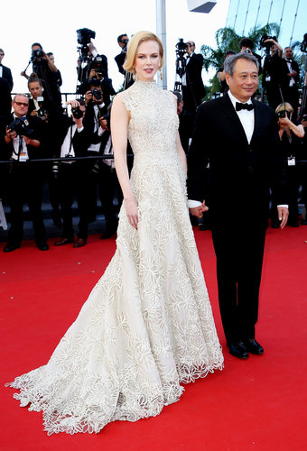 Fashion drama! The high-necked, lace Valentino Haute Couture gown Nicole chose for the Nebraska premiere was rumored to be the one Anne Hathaway almost wore to the Oscars.
Fashion drama! The high-necked, lace Valentino Haute Couture gown Nicole chose for the Nebraska premiere was rumored to be the one Anne Hathaway almost wore to the Oscars.