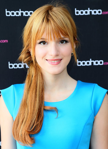 Remember the topsy-turvy ponytail? Bella Thorne revived the style at the Boohoo Summer Press Day, wearing hers askew just under the ear.
Remember the topsy-turvy ponytail? Bella Thorne revived the style at the Boohoo Summer Press Day, wearing hers askew just under the ear.