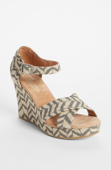 Height-Enhancing Wedges Height-Enhancing Wedges