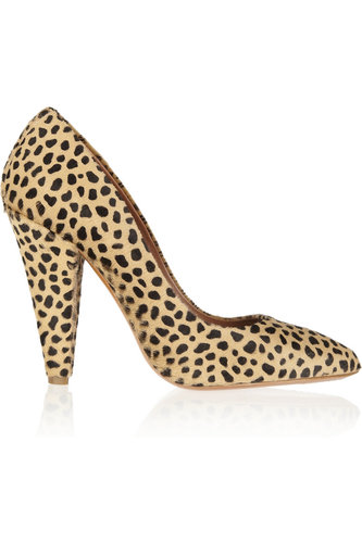 Leopard spots take a backseat to the classy giraffe print on this Mulberry pump ($365, originally $730).
Leopard spots take a backseat to the classy giraffe print on this Mulberry pump ($365, originally $730).