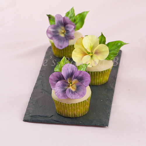 Sugar Paste Pansy Cupcakes
