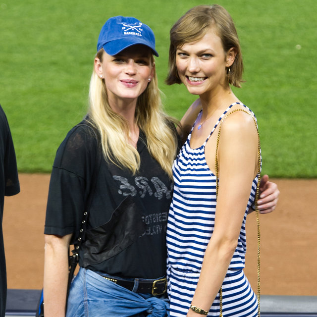 Karlie Kloss Style at New York Yankees Game 2013 Karlie Kloss Style at New York Yankees Game 2013
