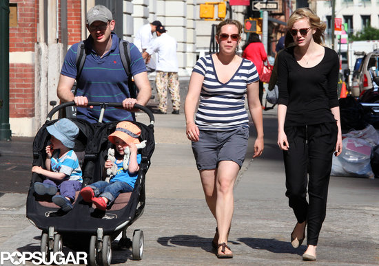 Emma Stone spent an afternoon with Andrew Garfield's family in NYC.
Emma Stone spent an afternoon with Andrew Garfield's family in NYC.
