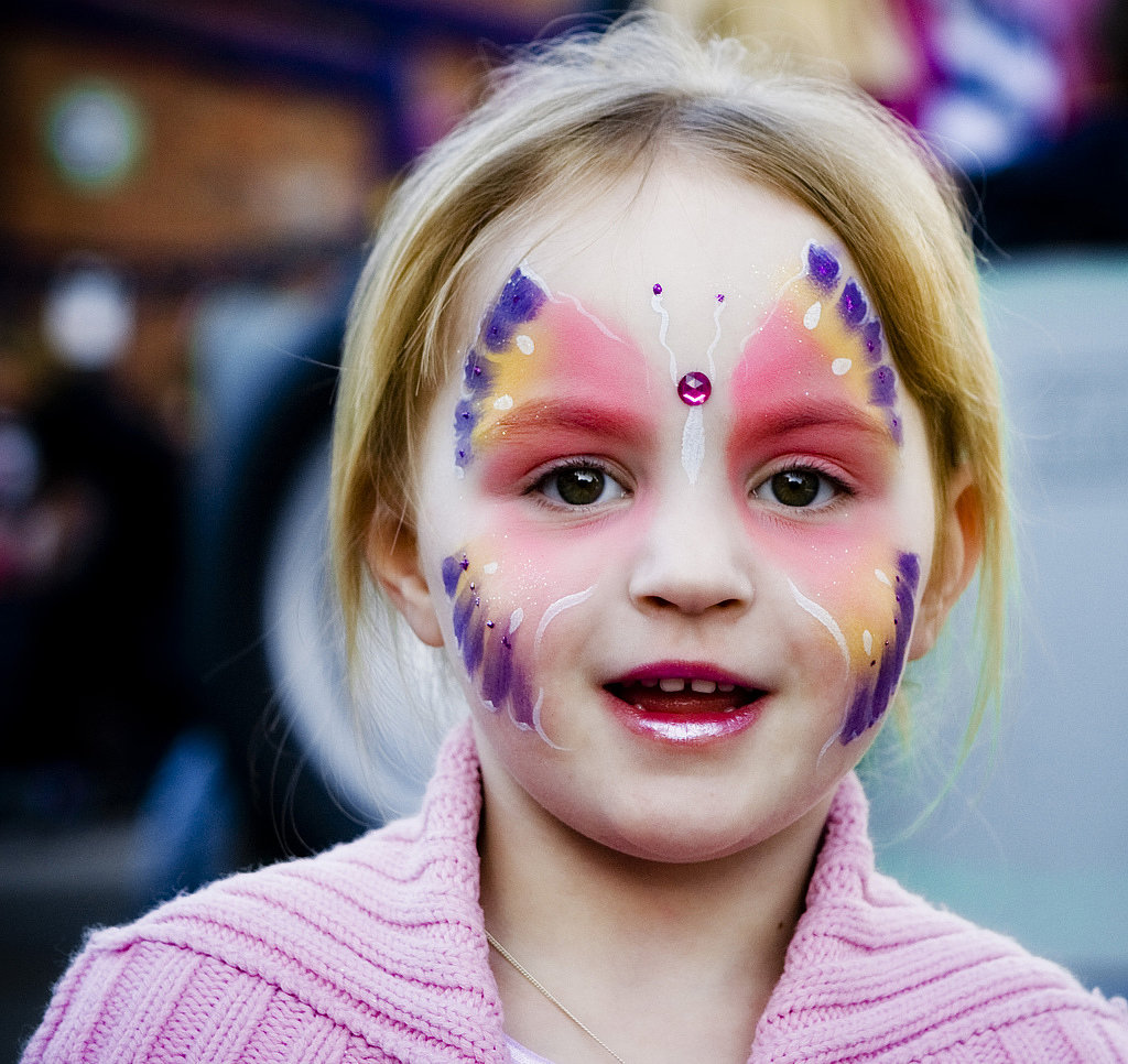Play Dress-Up With Face Paint Play Dress-Up With Face Paint