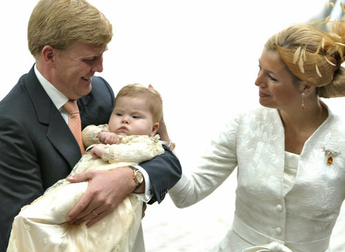 Now King Willem-Alexander and Queen Maxiima of the Netherlands held their Princess Amalia before her baptism in 2004.
Now King Willem-Alexander and Queen Maxiima of the Netherlands held their Princess Amalia before her baptism in 2004.