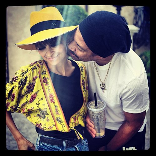 Nicole Richie shared this sweet snap with her dad, Lionel, ahead of Father's Day.
Source: Instagram user nicolerichie
Nicole Richie shared this sweet snap with her dad, Lionel, ahead of Father's Day.
Source: Instagram user nicolerichie