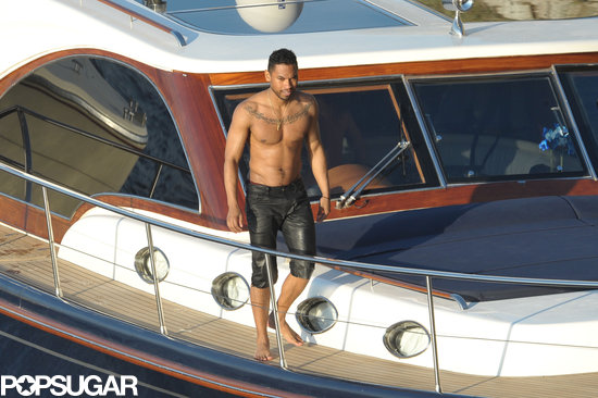 Miguel boarded a yacht in the Blue Grotto.
Miguel boarded a yacht in the Blue Grotto.