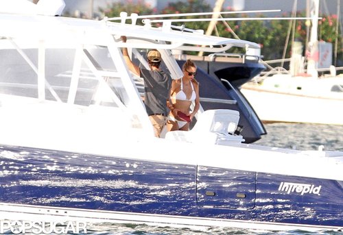 Anna Kournikova Slips Into a Bikini to Sail Away With Enrique Iglesias Anna Kournikova Slips Into a Bikini to Sail Away With Enrique Iglesias
