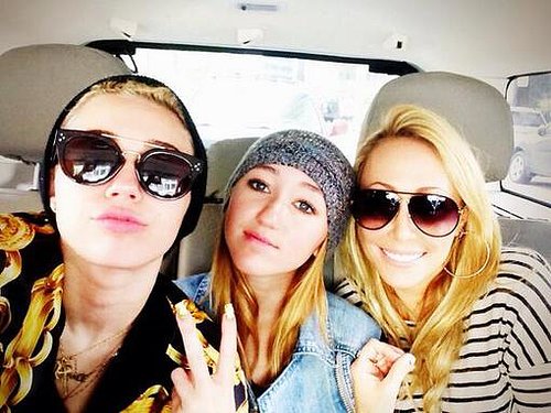 Miley Cyrus shared a snap with "baddest bitches in the world" — her mom, Tish, and her little sister, Noah.
Source: Twitter user MileyCyrus
Miley Cyrus shared a snap with "baddest bitches in the world" — her mom, Tish, and her little sister, Noah.
Source: Twitter user MileyCyrus