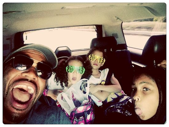 Live! with Kelly and Michael star Michael Strahan had fun in the car with daughters Tanita, Isabella, and Sophia.
Source: Twitter user MichaelStrahan
Live! with Kelly and Michael star Michael Strahan had fun in the car with daughters Tanita, Isabella, and Sophia.
Source: Twitter user MichaelStrahan