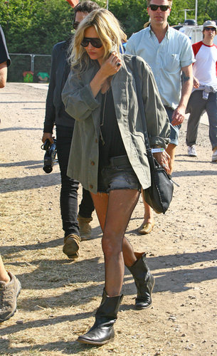 Kate's not one to spend time fretting about how pale stems will look in cutoffs. She circumvents the problem altogether by pulling on a pair of fishnets.
Kate's not one to spend time fretting about how pale stems will look in cutoffs. She circumvents the problem altogether by pulling on a pair of fishnets.
