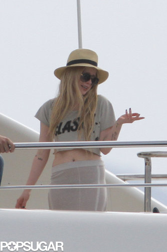 Avril Lavigne wore a crop top on a yacht.
Avril Lavigne wore a crop top on a yacht.