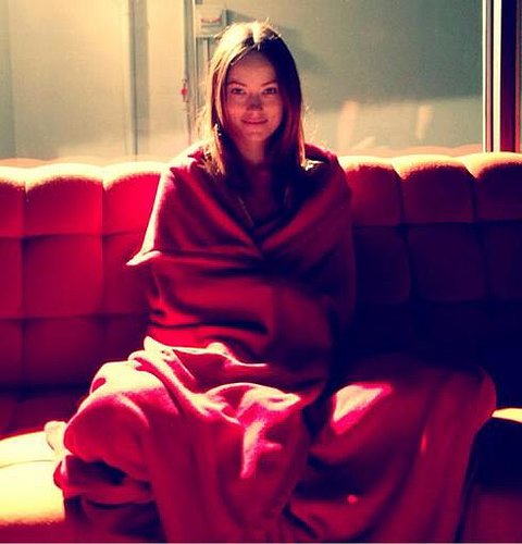 Olivia Wilde wrapped herself in a blanket — despite the 105-degree temperatures on set.
Source: Twitter user oliviawilde
Olivia Wilde wrapped herself in a blanket — despite the 105-degree temperatures on set.
Source: Twitter user oliviawilde