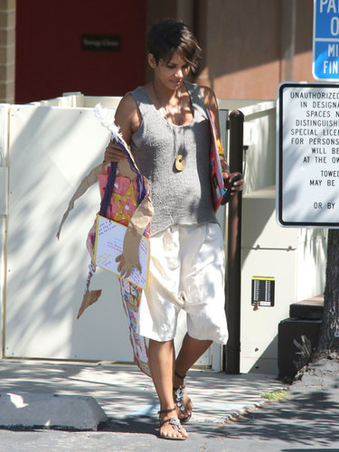 Halle picked up Nahla from school sporting white draped shorts — a great alternative to denim cutoffs — with a gray knit tank, and she finished it off with eclectic add-ons, including coin sandals.
Halle picked up Nahla from school sporting white draped shorts — a great alternative to denim cutoffs — with a gray knit tank, and she finished it off with eclectic add-ons, including coin sandals.