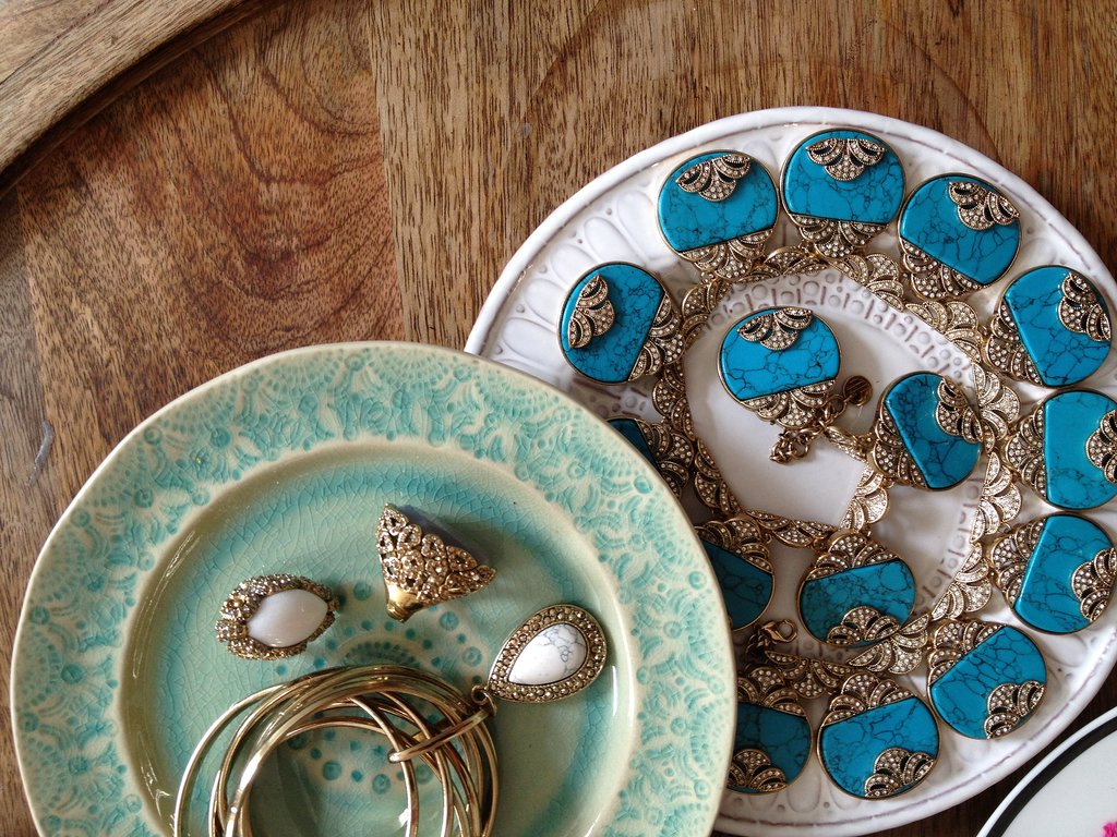 Vintage porcelain plates are perfect to display my favourite pieces and I love to use them to decorate my New York studio.