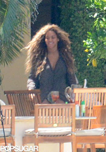 Beyoncé relaxed poolside with friends and family in Miami.
Beyoncé relaxed poolside with friends and family in Miami.
