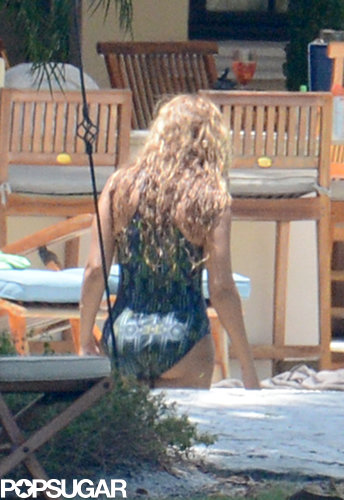 Exclusive: Beyoncé and Blue Ivy Relax Poolside in Miami! Exclusive: Beyoncé and Blue Ivy Relax Poolside in Miami!