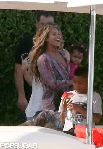 Exclusive: Beyoncé and Blue Ivy Relax Poolside in Miami! Exclusive: Beyoncé and Blue Ivy Relax Poolside in Miami!