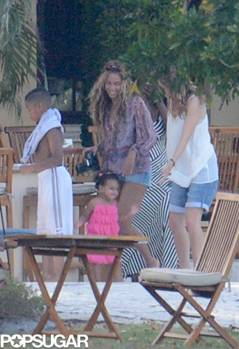 Exclusive: Beyoncé and Blue Ivy Relax Poolside in Miami! Exclusive: Beyoncé and Blue Ivy Relax Poolside in Miami!
