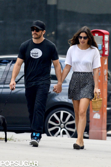 Jake Gyllenhaal and Alyssa Miller strolled hand in hand in NYC.
Jake Gyllenhaal and Alyssa Miller strolled hand in hand in NYC.