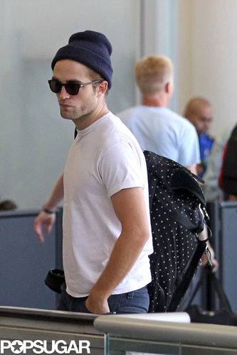 Robert Pattinson Touches Down in Toronto For a Stint on Set Robert Pattinson Touches Down in Toronto For a Stint on Set