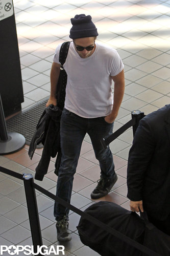 Robert Pattinson Touches Down in Toronto For a Stint on Set Robert Pattinson Touches Down in Toronto For a Stint on Set