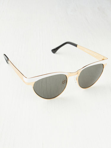 Old-school glam lovers should face the sun in this gold-rimmed Free People pair ($38).
Old-school glam lovers should face the sun in this gold-rimmed Free People pair ($38).