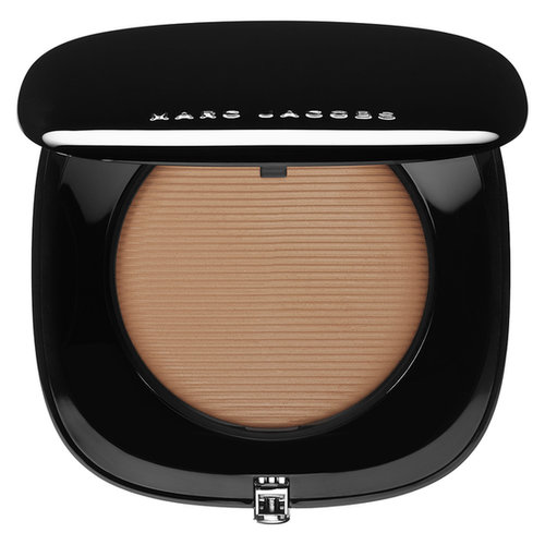 Perfection Powder Featherweight Foundation in 450 Fawn ($46) Perfection Powder Featherweight Foundation in 450 Fawn ($46)