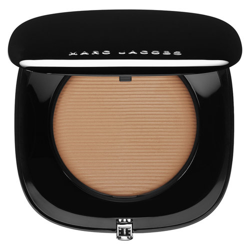 Perfection Powder Featherweight Foundation in 400 Golden Fawn ($46) Perfection Powder Featherweight Foundation in 400 Golden Fawn ($46)