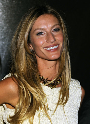 Her honey-blond hair was cut into choppy layers and styled straight at an event in 2010.
Her honey-blond hair was cut into choppy layers and styled straight at an event in 2010.
