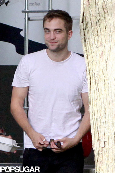 Robert Pattinson Smolders in the Toronto Heat Wave! Robert Pattinson Smolders in the Toronto Heat Wave!