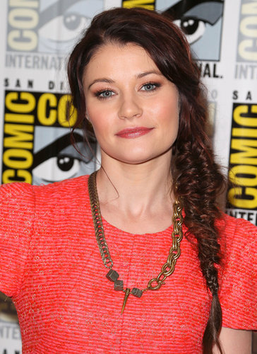 At Comic-Con, Emilie de Ravin worked a side fishtail braid for even more texture.
At Comic-Con, Emilie de Ravin worked a side fishtail braid for even more texture.