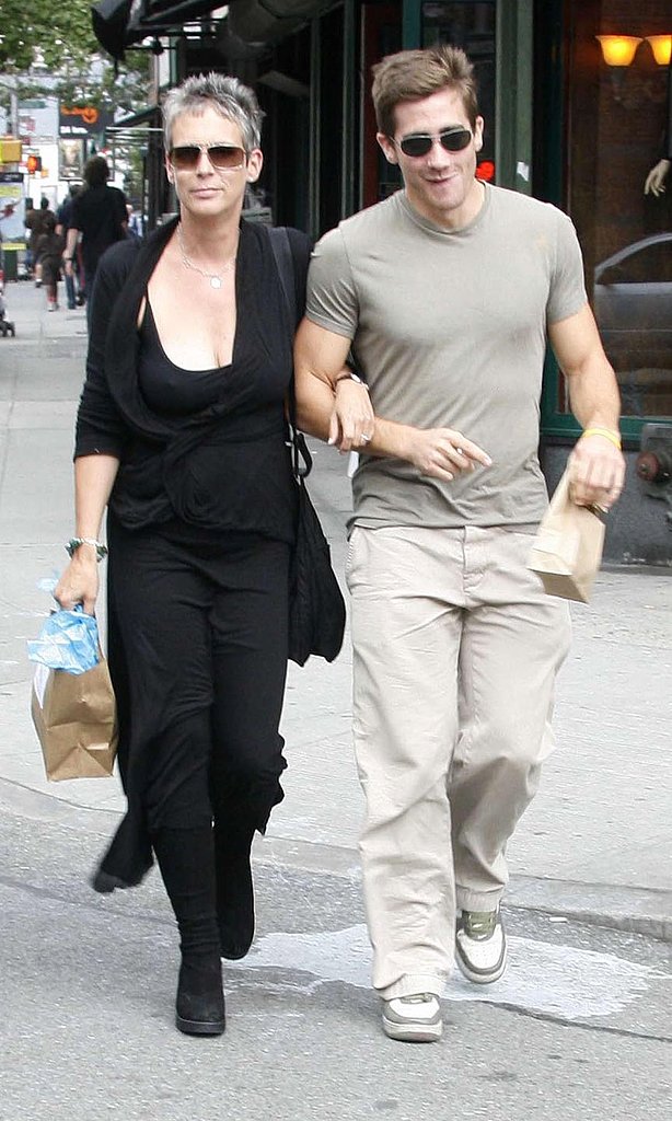 Jamie Lee Curtis is the godmother of Jake Gyllenhaal — the actress is close friends with Jake's parents, director Stephen Gyllenhaal and screenwriter Naomi Foner. In addition, Jake himself is also a godparent to the child of two celebrities. . .
Jamie Lee Curtis is the godmother of Jake Gyllenhaal — the actress is close friends with Jake's parents, director Stephen Gyllenhaal and screenwriter Naomi Foner. In addition, Jake himself is also a godparent to the child of two celebrities. . .