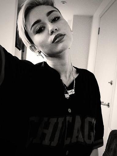 Miley Cyrus wore a black-on-black Chicago tee for this self-described "lame-ass selfie."
Source: Twitter user MileyCyrus
Miley Cyrus wore a black-on-black Chicago tee for this self-described "lame-ass selfie."
Source: Twitter user MileyCyrus