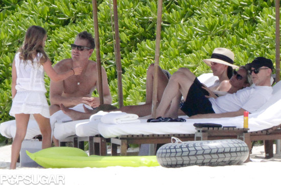 Courteney Cox relaxed on a chaise with Brian Van Holt and her daughter, Coco.
Courteney Cox relaxed on a chaise with Brian Van Holt and her daughter, Coco.