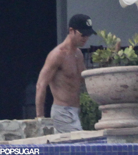 Justin Theroux went shirtless.
Justin Theroux went shirtless.
