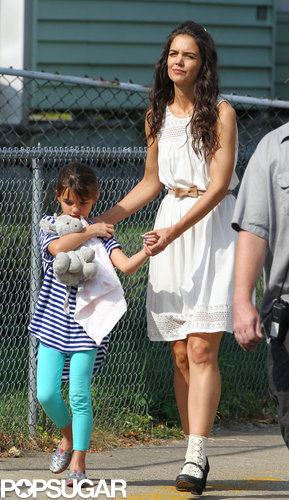 Katie Holmes Is a Dancing Machine on Set! Katie Holmes Is a Dancing Machine on Set!