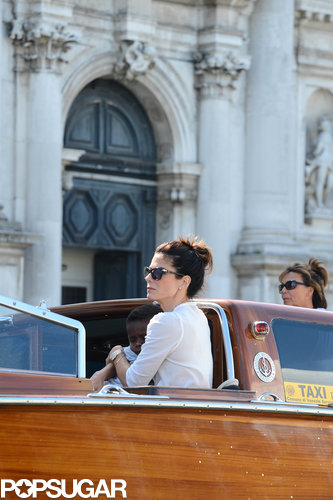 Sandra Bullock and George Clooney Cruise Into Venice Sandra Bullock and George Clooney Cruise Into Venice