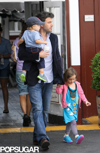 Ben Affleck Suits Up For Daddy Duty as Jennifer Garner Heads Home Ben Affleck Suits Up For Daddy Duty as Jennifer Garner Heads Home