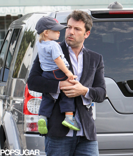 Ben Affleck Suits Up For Daddy Duty as Jennifer Garner Heads Home Ben Affleck Suits Up For Daddy Duty as Jennifer Garner Heads Home