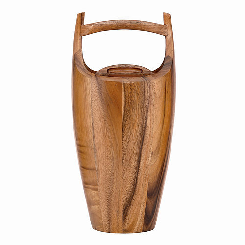 Forget stainless steel. This season, we've got our eyes on this elegant wooden ice bucket ($215).
Forget stainless steel. This season, we've got our eyes on this elegant wooden ice bucket ($215).