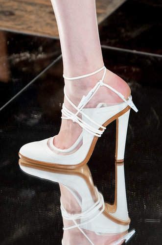 Christopher Kane Spring 2014
Christopher Kane Spring 2014