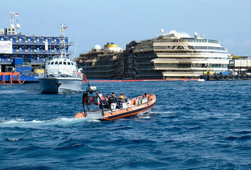 The upright ship could be seen from the shores following the project.
The upright ship could be seen from the shores following the project.