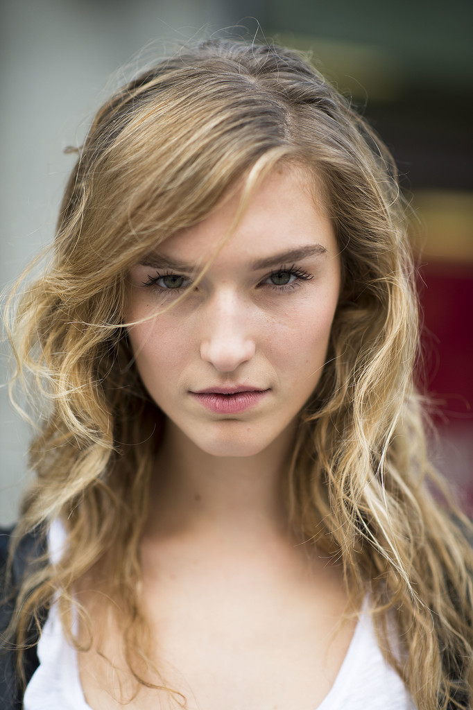 This model proved grunge waves are making a comeback.
Source: Le 21ème | Adam Katz Sinding
This model proved grunge waves are making a comeback.
Source: Le 21ème | Adam Katz Sinding