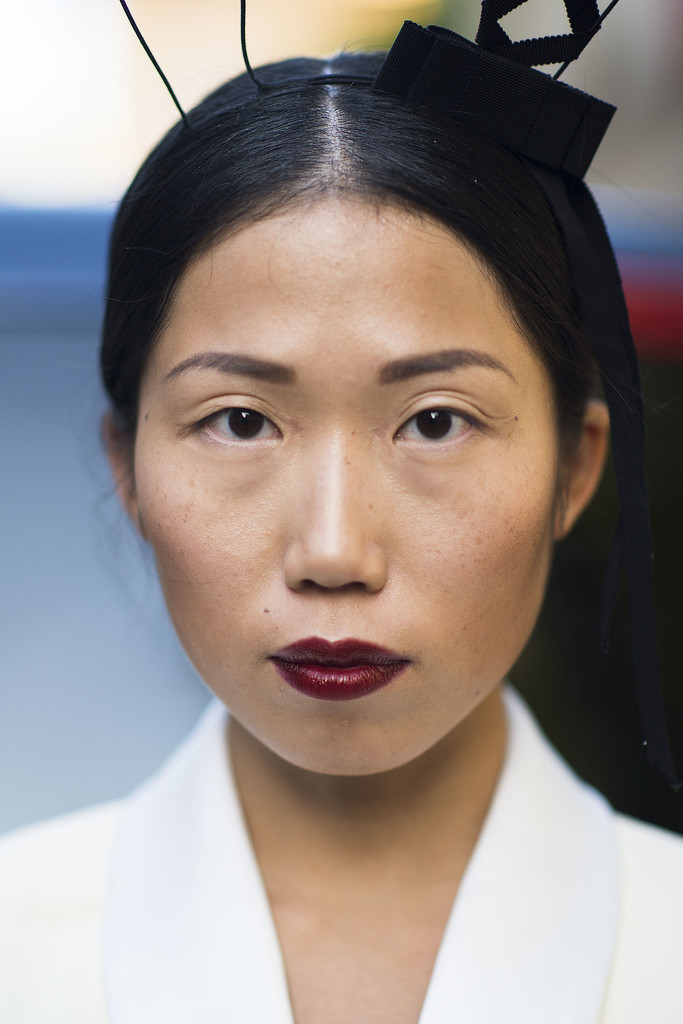A quirky headband and a deep berry lip are a dramatic pairing.
Source: Le 21ème | Adam Katz Sinding
A quirky headband and a deep berry lip are a dramatic pairing.
Source: Le 21ème | Adam Katz Sinding