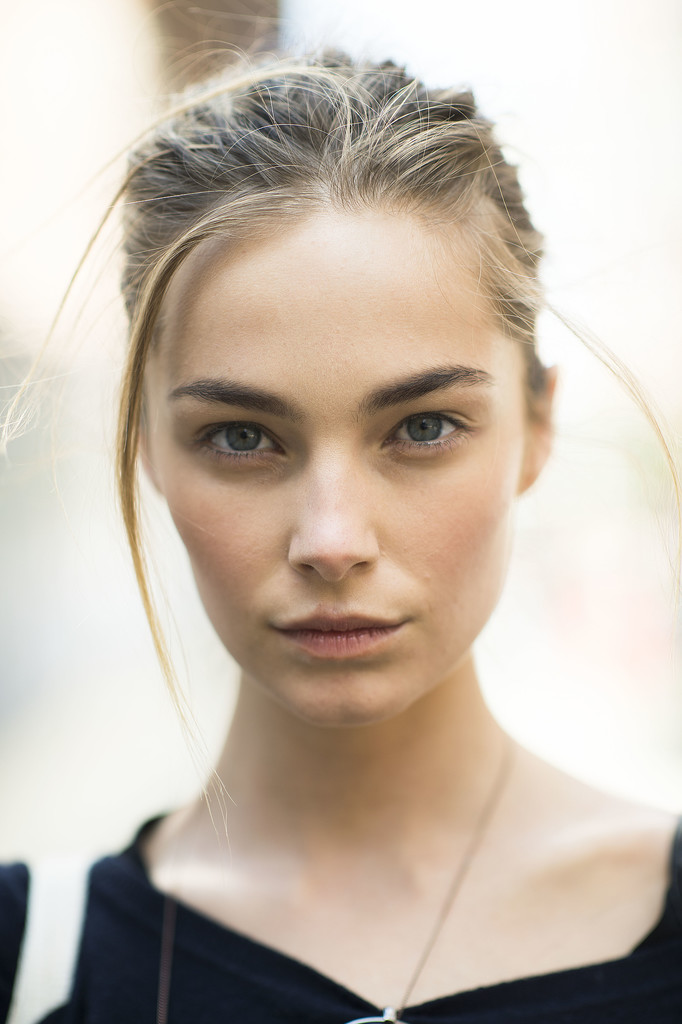 See . . . flyaways can be a good thing!
Source: Le 21ème | Adam Katz Sinding
See . . . flyaways can be a good thing!
Source: Le 21ème | Adam Katz Sinding