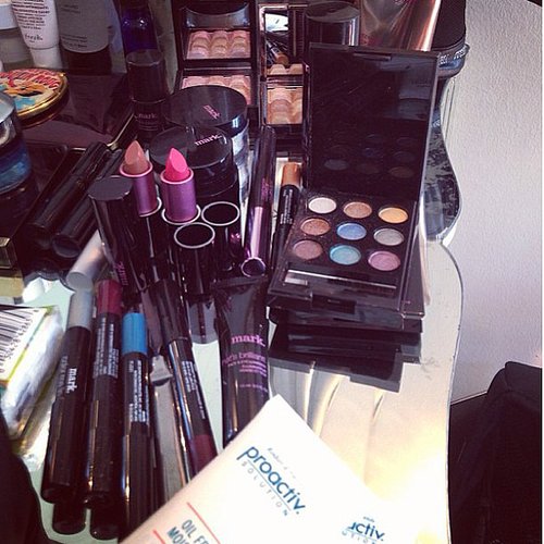 The Wall Group took a snap of one of its makeup artist's backstage kits for the Emmys red carpet.
Source: Instagram user thewallgroup
The Wall Group took a snap of one of its makeup artist's backstage kits for the Emmys red carpet.
Source: Instagram user thewallgroup