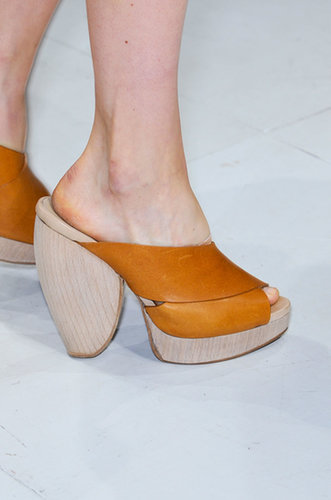 Hussein Chalayan Spring 2014
Hussein Chalayan Spring 2014