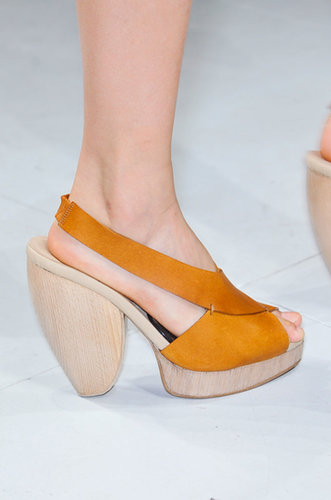 Hussein Chalayan Spring 2014
Hussein Chalayan Spring 2014
