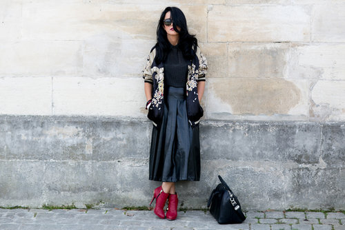 A too-cool mix that relied on a little leather and an embroidered varsity jacket.
A too-cool mix that relied on a little leather and an embroidered varsity jacket.